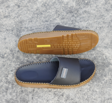 DéP Nam Doc Tờ Khoá Fashion Halita Đế Vàng , khâu chỉ toàn bộ , đế cao su nhẹ êm chân . Đế Bằng