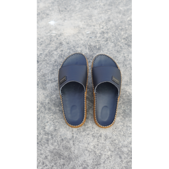 DéP Nam Doc Tờ Khoá Fashion Halita Đế Vàng , khâu chỉ toàn bộ , đế cao su nhẹ êm chân . Đế Bằng