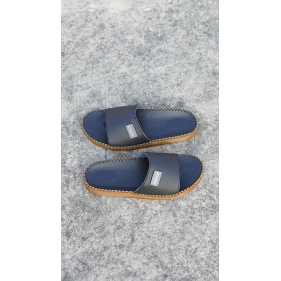 DéP Nam Doc Tờ Khoá Fashion Halita Đế Vàng , khâu chỉ toàn bộ , đế cao su nhẹ êm chân . Đế Bằng