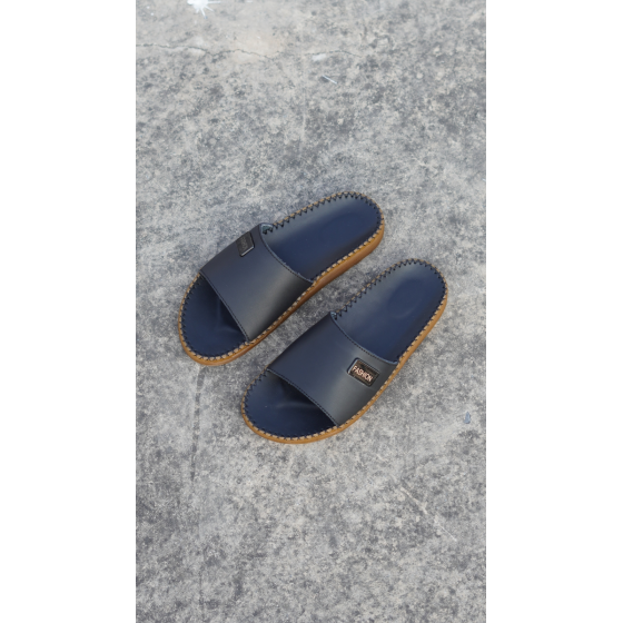 DéP Nam Doc Tờ Khoá Fashion Halita Đế Vàng , khâu chỉ toàn bộ , đế cao su nhẹ êm chân . Đế Bằng