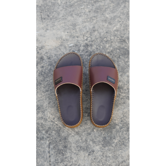 DéP Nam Doc Tờ Khoá Fashion Halita Đế Vàng , khâu chỉ toàn bộ , đế cao su nhẹ êm chân . Đế Bằng