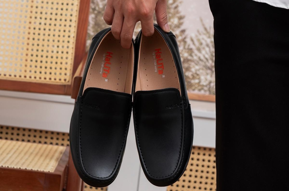 Giày Lười Nam Phong Cách Italy, Chất Liệu Da Bò Màu Đen Titan Mới - Shoes , Bảo Hành 12 Tháng.
