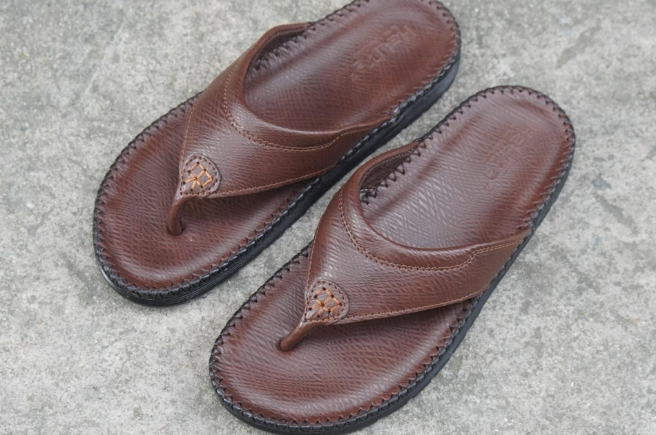DéP Kẹp Nam Da Chống Nhăn , Đế Bằng Cao Su êm Chân , khâu dấu chỉ viền bền bỉ . Sandal Nhung Đồng