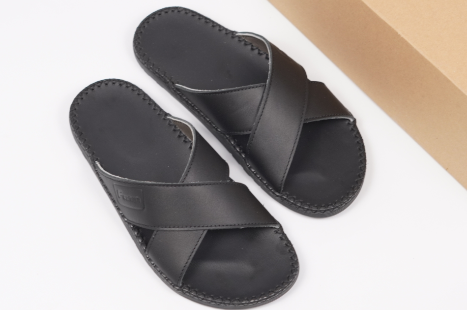 DéP Quai Chéo Thời Trang Halita dành cho Nam , đế cao su nhẹ 1.5cm , khâu chỉ toàn bộ . Đế Bằng