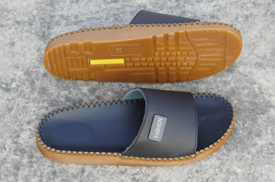 DéP Nam Doc Tờ Khoá Fashion Halita Đế Vàng , khâu chỉ toàn bộ , đế cao su nhẹ êm chân . Đế Bằng