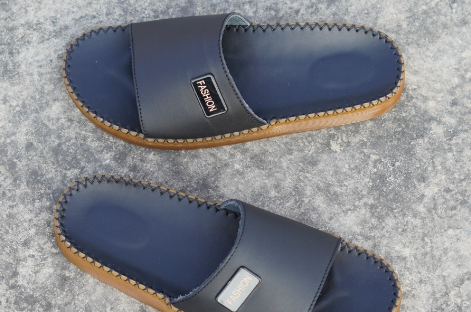 DéP Nam Doc Tờ Khoá Fashion Halita Đế Vàng , khâu chỉ toàn bộ , đế cao su nhẹ êm chân . Đế Bằng