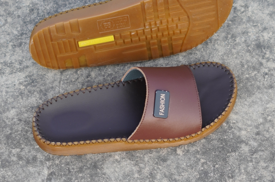 DéP Nam Doc Tờ Khoá Fashion Halita Đế Vàng , khâu chỉ toàn bộ , đế cao su nhẹ êm chân . Đế Bằng